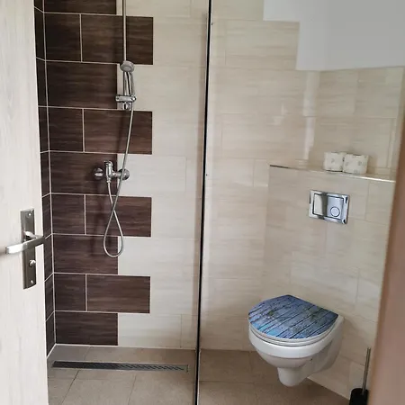 Moderne Fuer Monteure Nahe Berlin * Mittenwalde